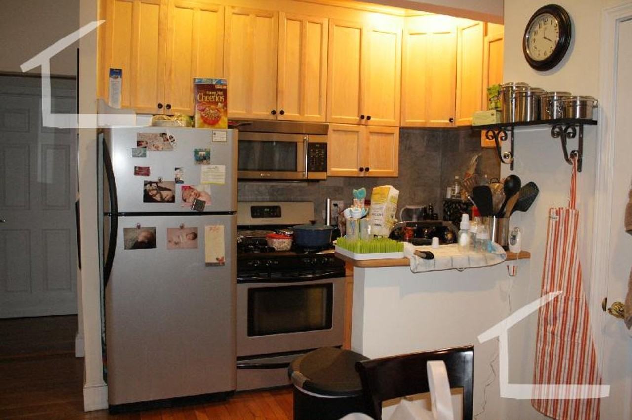 195 Winthrop Rd - Photo 7 of 12