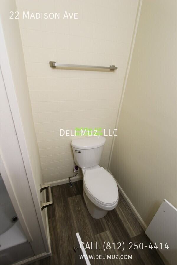 22 Madison Ave - Photo 3 of 33