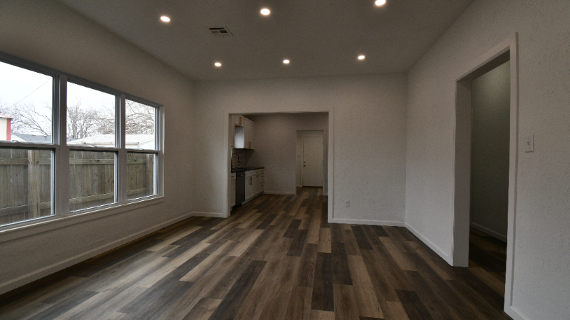 422 N 8th St - Photo 3 of 16