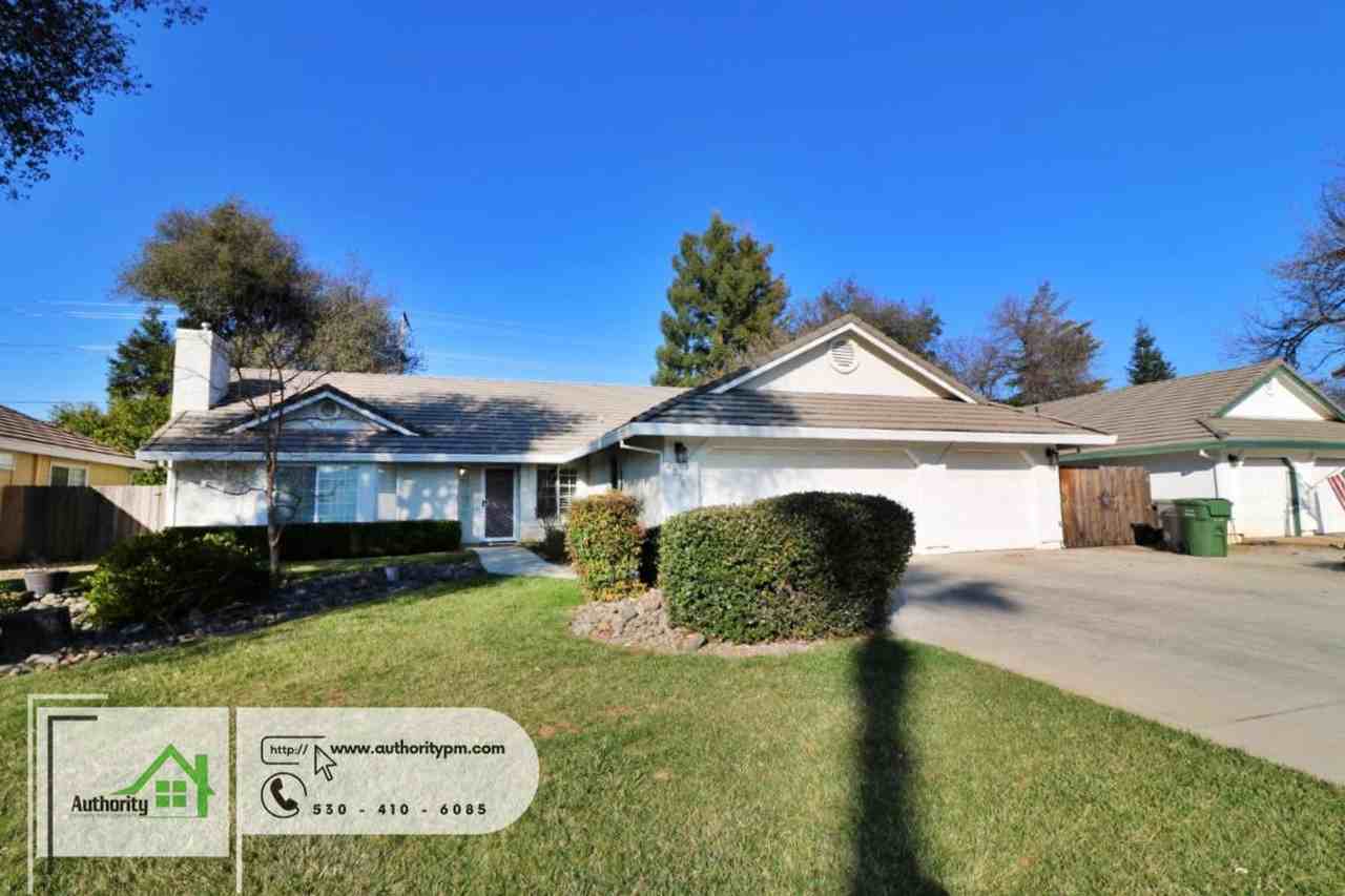 2378 Castlewood Dr - Photo 2 of 39