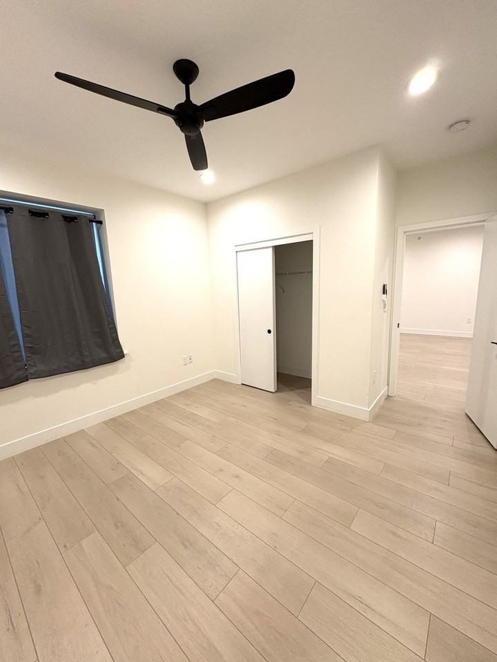 Modern and Sleek 611 S Fagley Street Apartments! - Photo 4 of 8