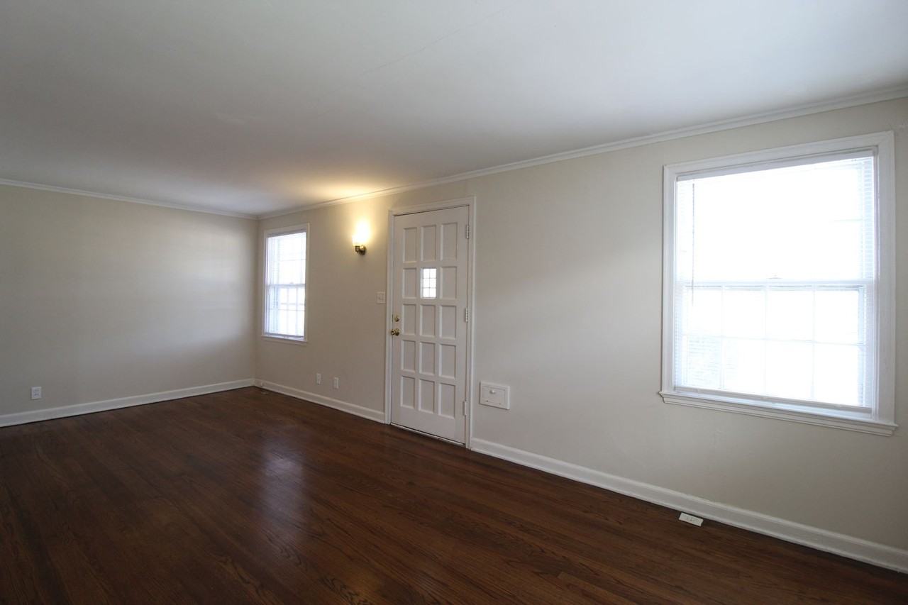 319 E 27th Ave - Photo 3 of 8