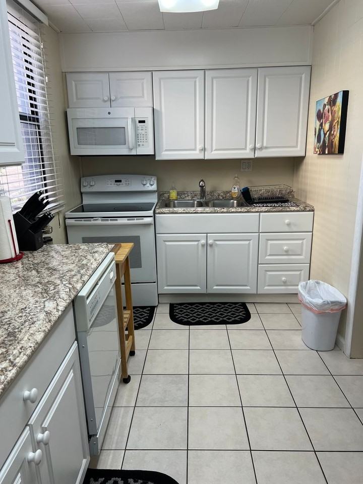 1447 Lincoln Way - Photo 2 of 20