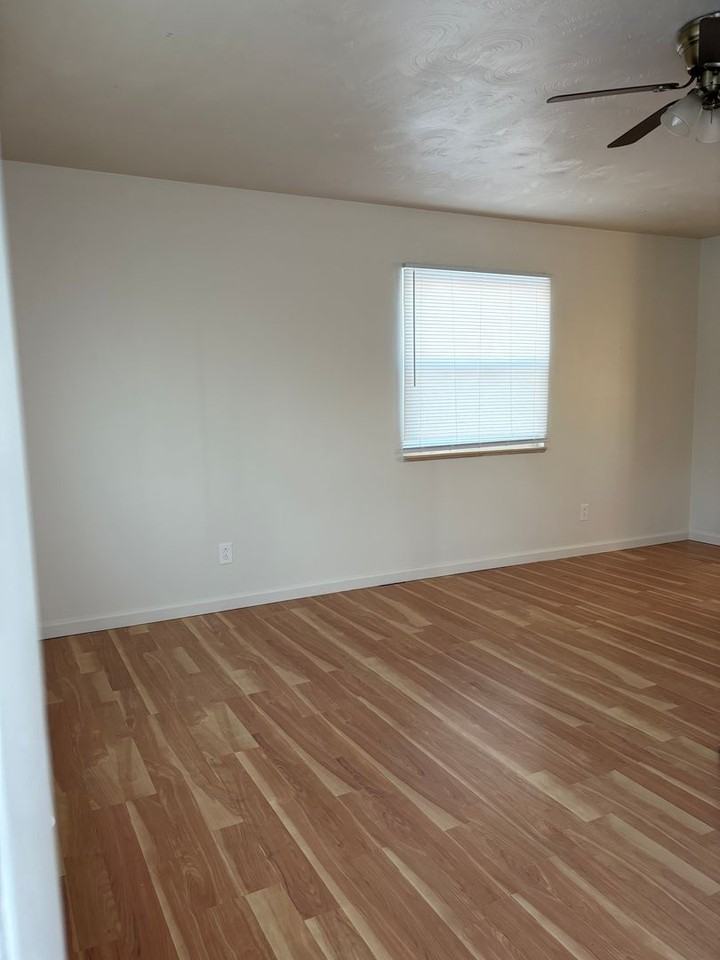 3024 W 8th Street Rd - Photo 2 of 14