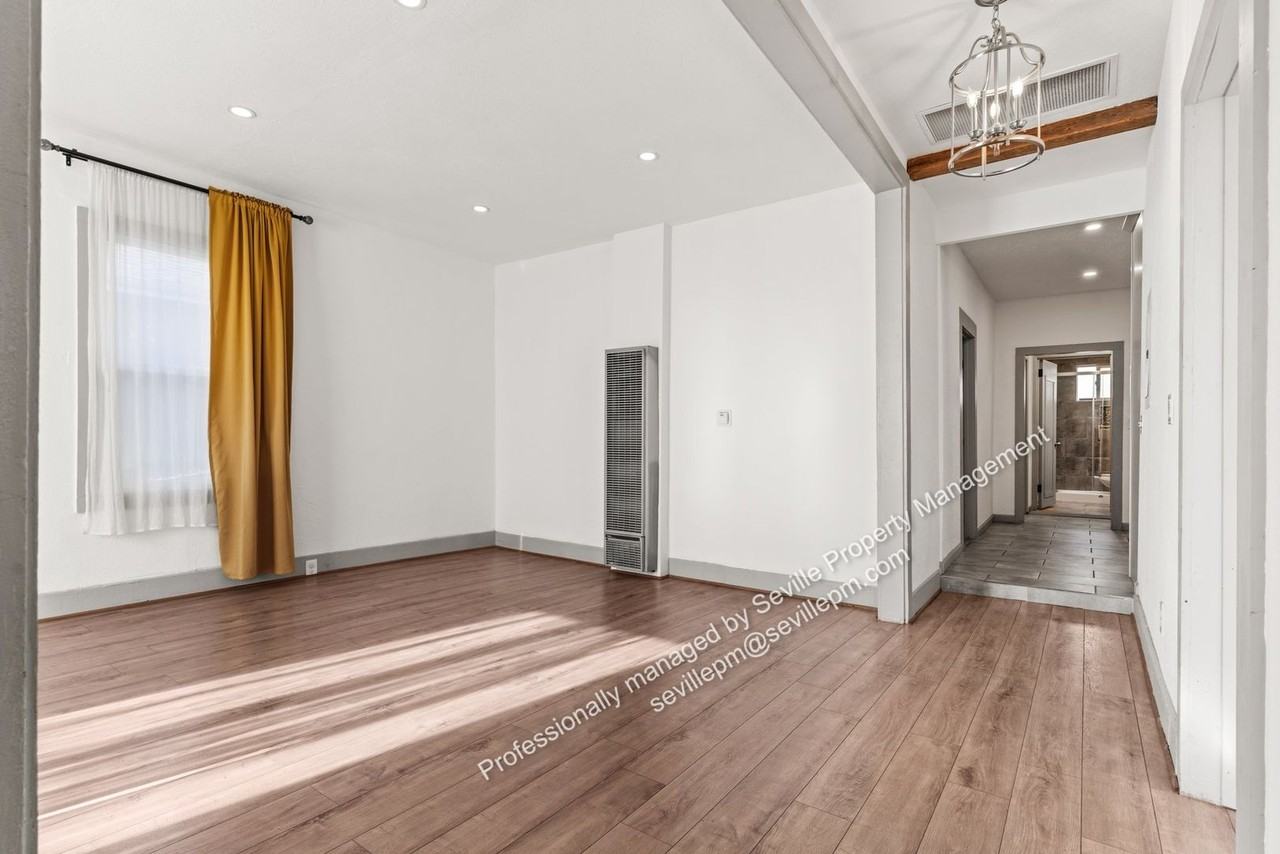 2037 36th Ave - Photo 4 of 29