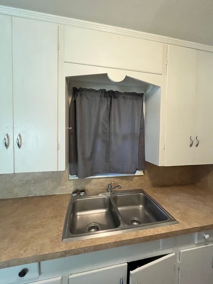 411 B Ave - Photo 3 of 12