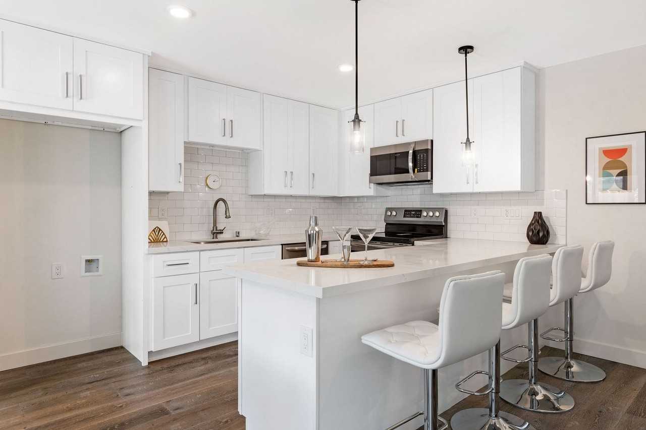 3450 Emerald (312 Calle Miramar LLC) - Photo 6 of 50