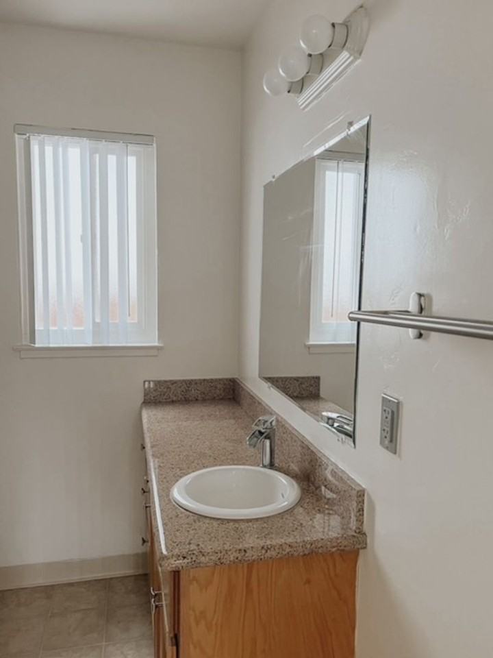 049 - The Villa Apartments - Photo 7 of 21