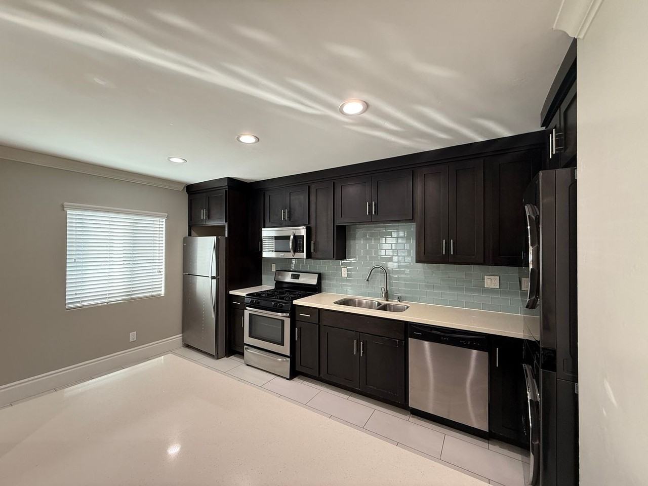 4521 Wilson Ave - Photo 3 of 17
