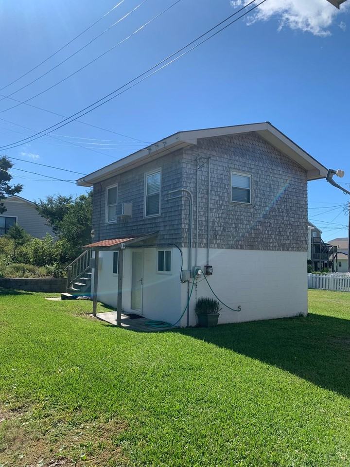 404 E Terminal Blvd - Photo 2 of 2