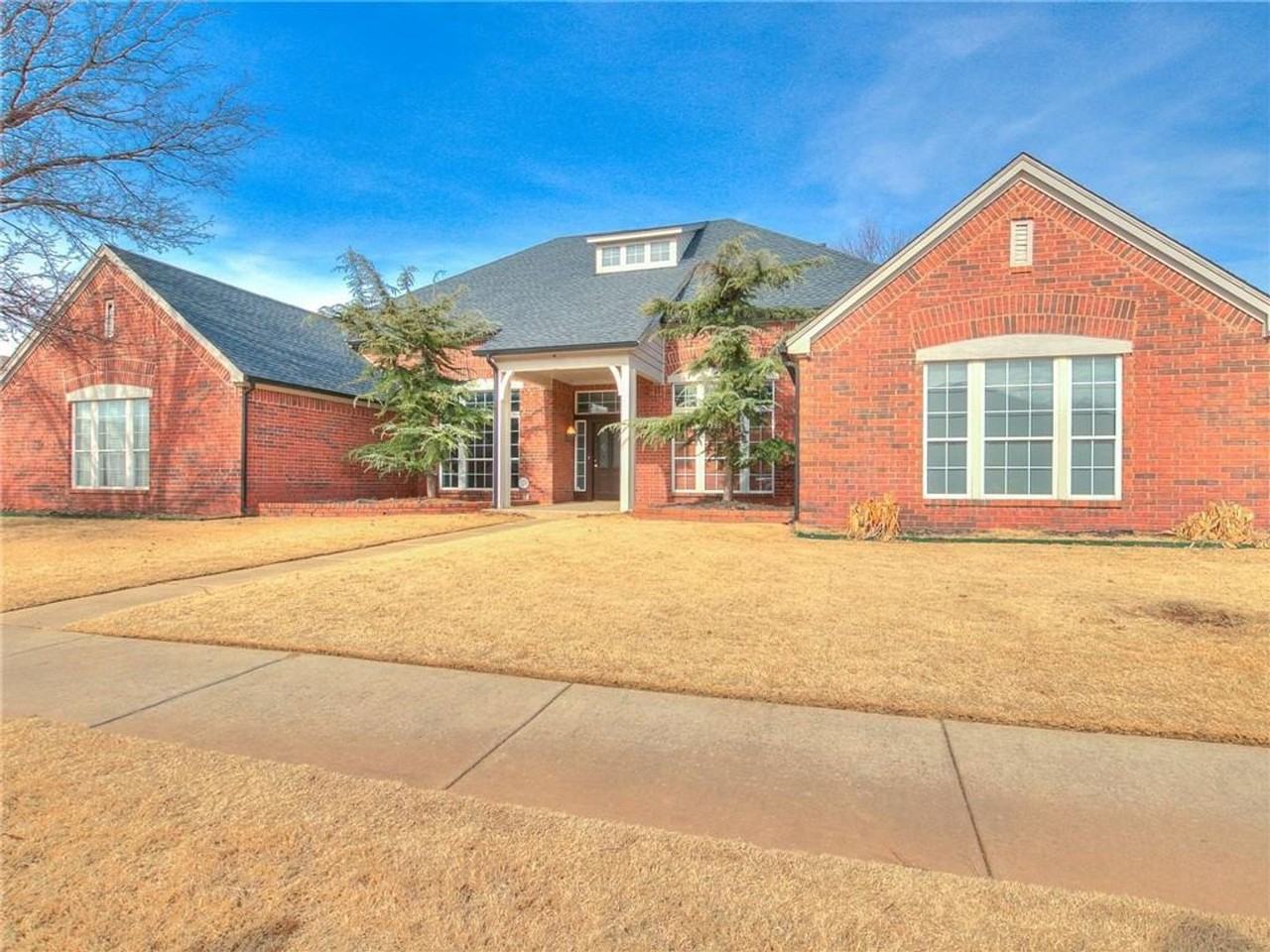 4217 Nw 143rd St - Photo 2 of 32