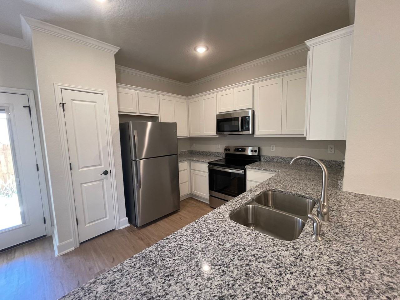 10334 Lynwood Br - Photo 5 of 22