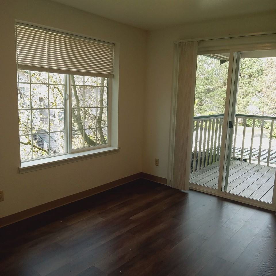 Creekwood Apts - Photo 3 of 20