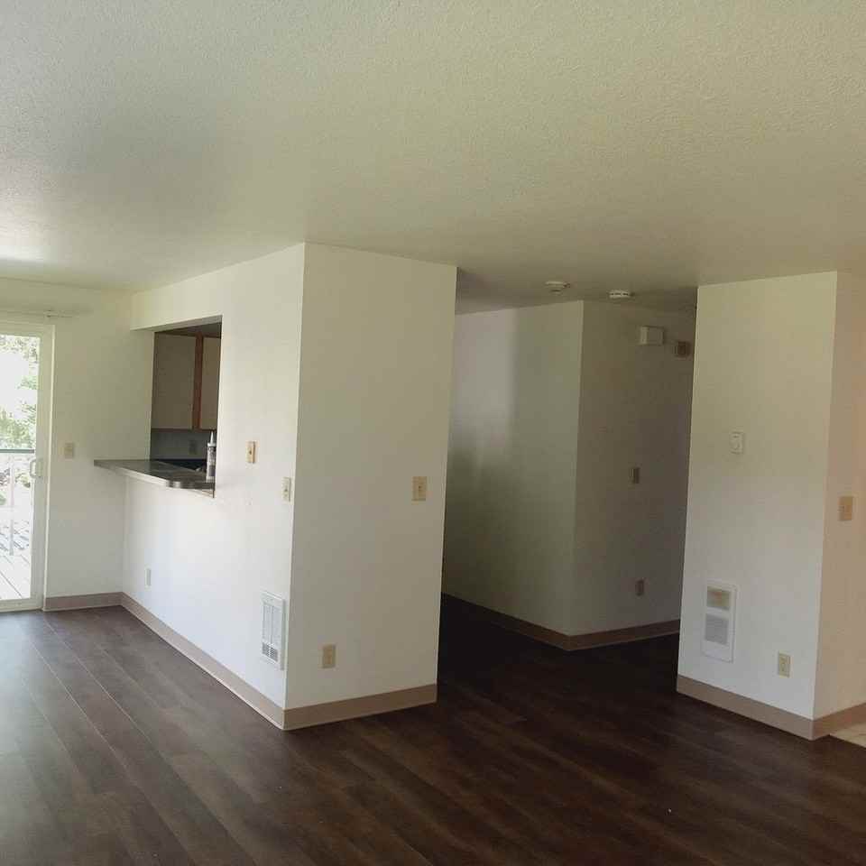 Creekwood Apts - Photo 4 of 20