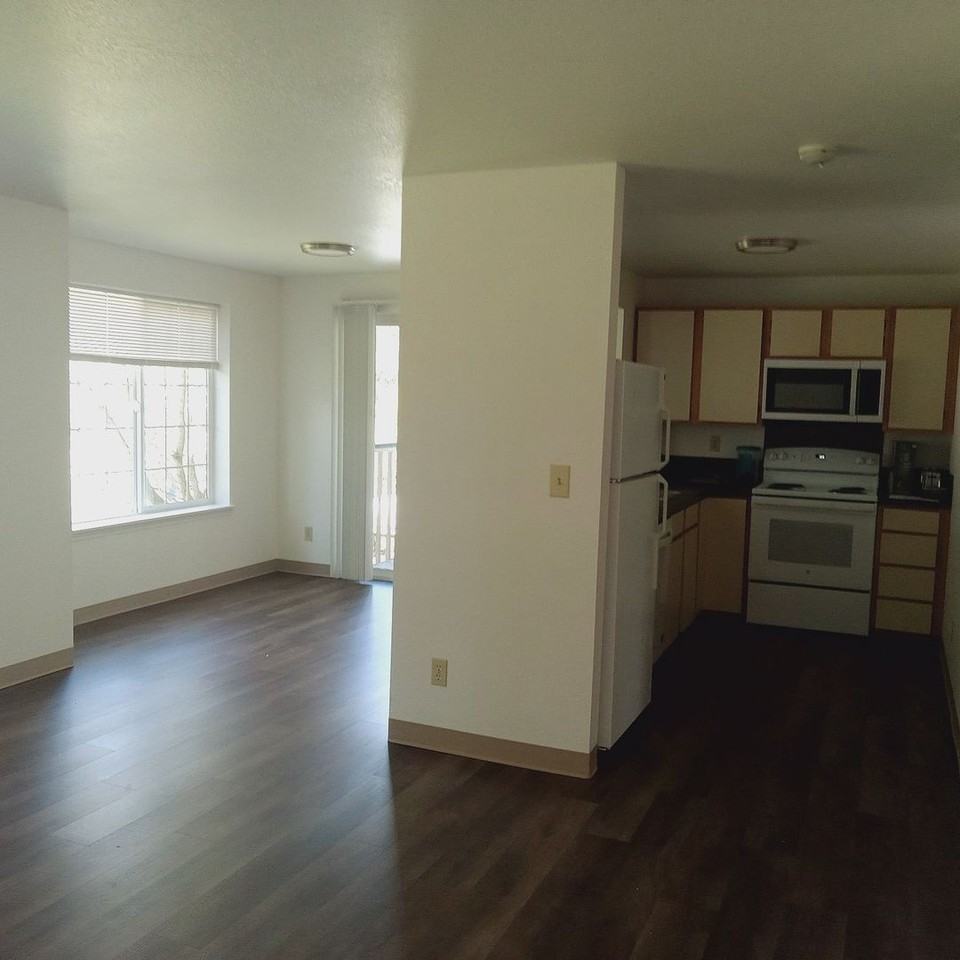 Creekwood Apts - Photo 5 of 20