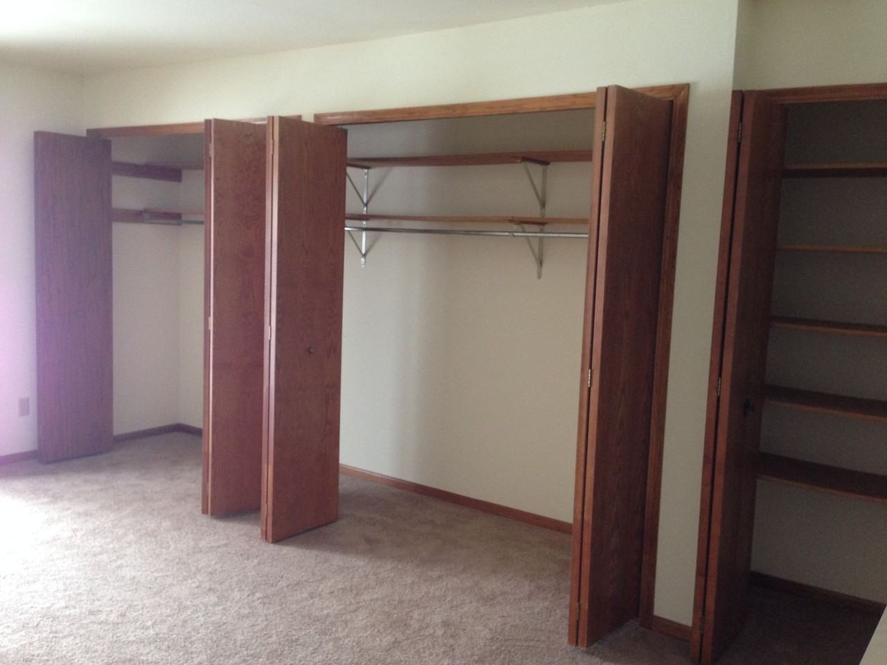 Londonderry Lofts LLC - Photo 3 of 22