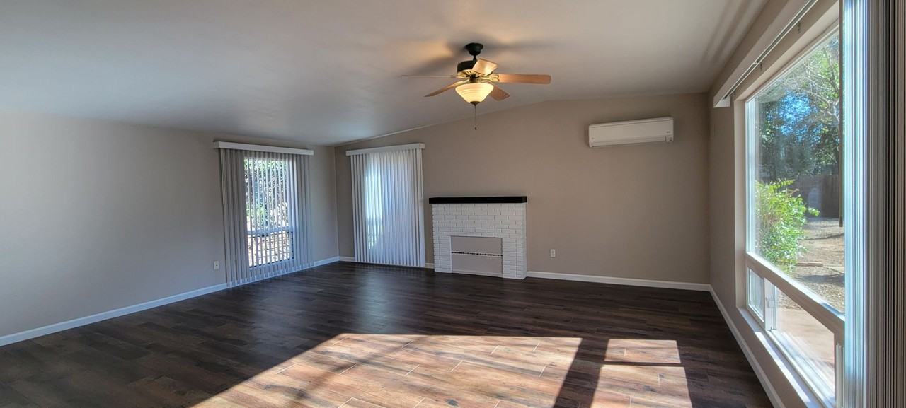 2819 Fairway Ave - Photo 3 of 18