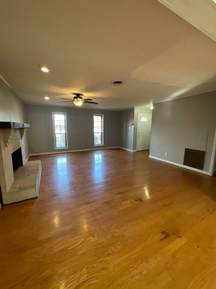 1001 E Bristow Dr - Photo 3 of 15