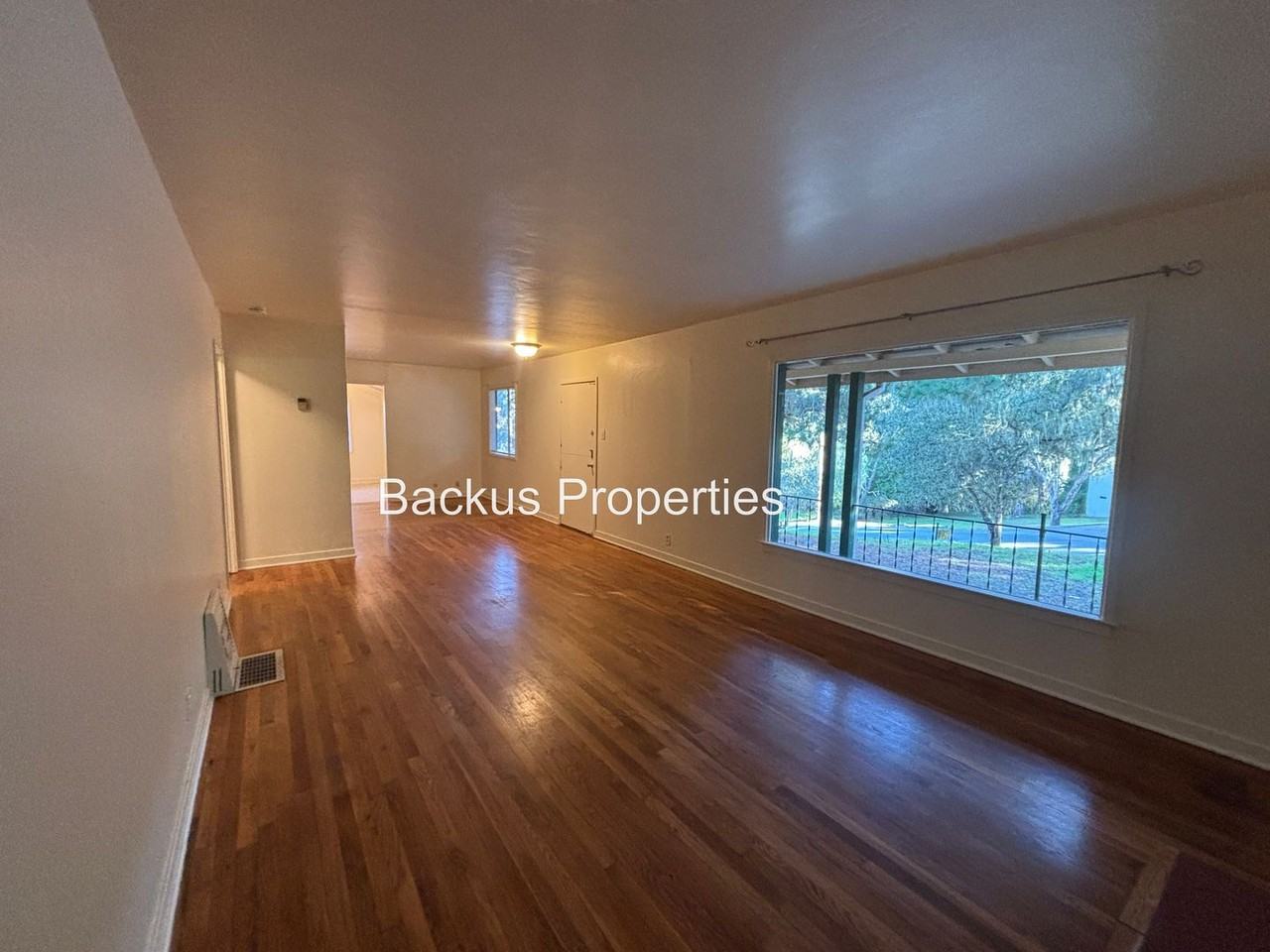 200 Soledad Pl - Photo 3 of 20