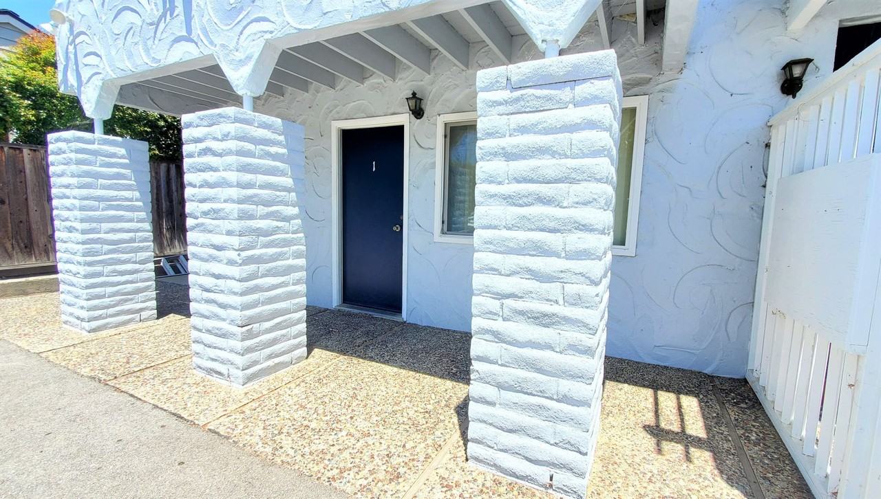 0390 882 Grove St. - Photo 2 of 14