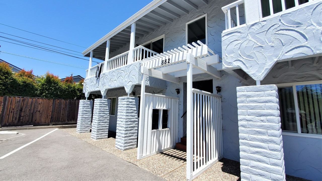 0390 882 Grove St. - Photo 6 of 14