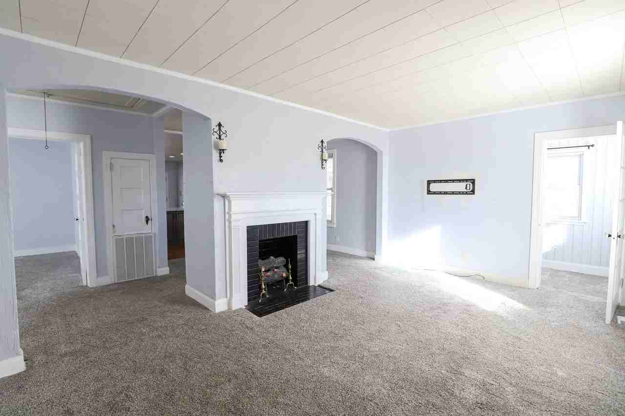 1709 Oak Dr - Photo 5 of 26