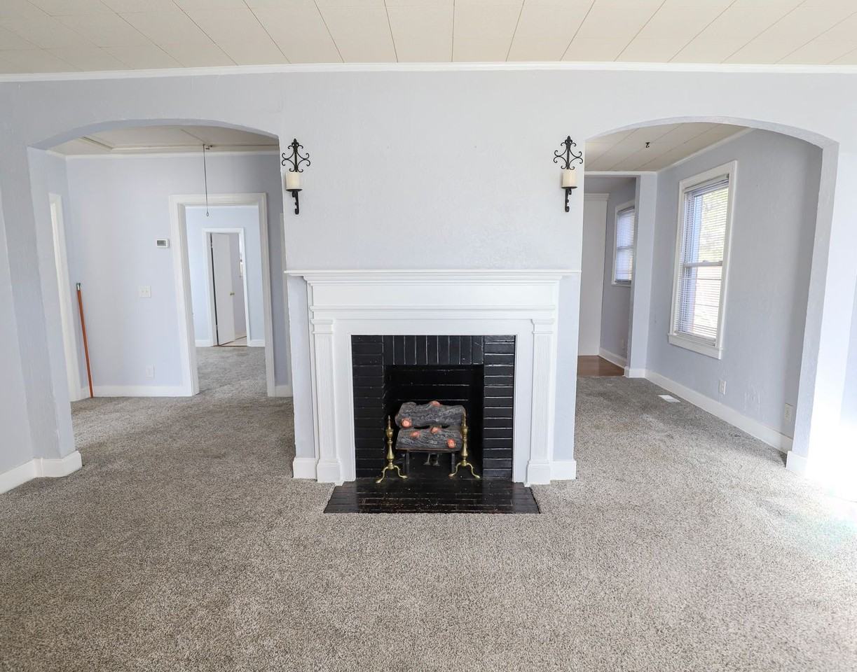 1709 Oak Dr - Photo 6 of 26