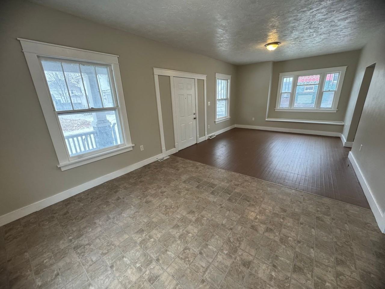 1212 Glenhurst Ct - Photo 2 of 13