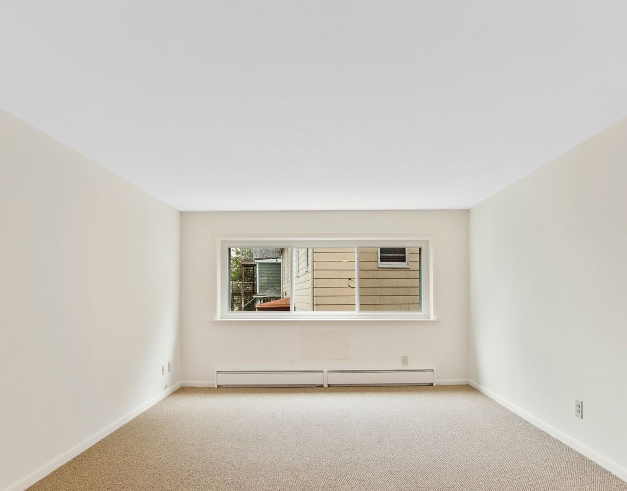 Bridgeport Commons - Photo 2 of 7