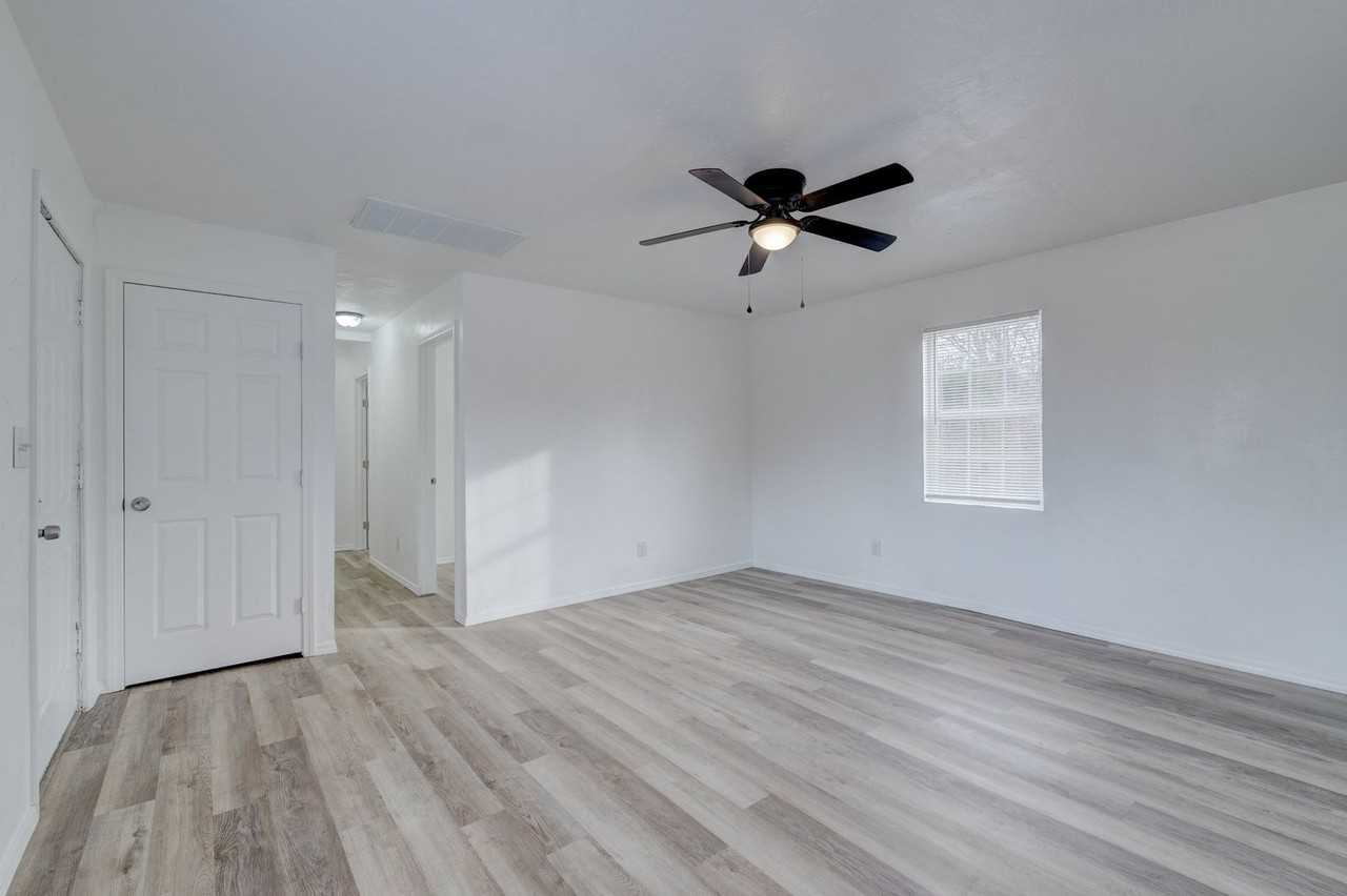 12250 E Post Oak Rd - Photo 2 of 14