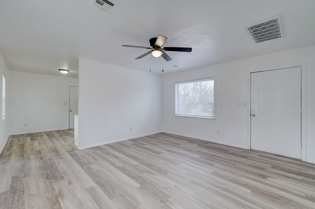 12250 E Post Oak Rd - Photo 3 of 14