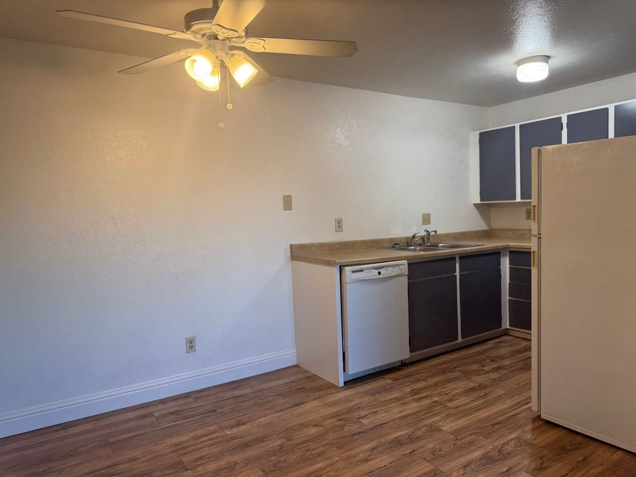 1841 E Long St #5 - Photo 4 of 12