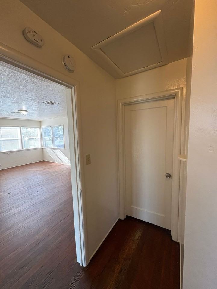 500 N Hall St - Photo 5 of 28