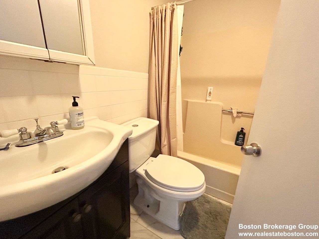 98 Hammond Street - Photo 5 of 5