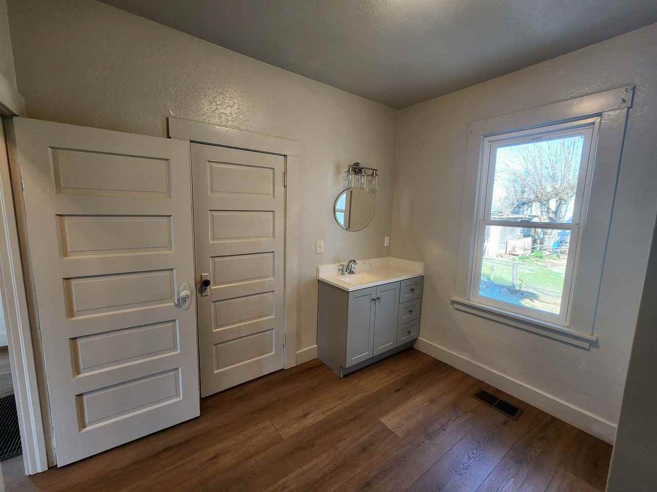 555 Wallis Ave #A - Photo 2 of 20