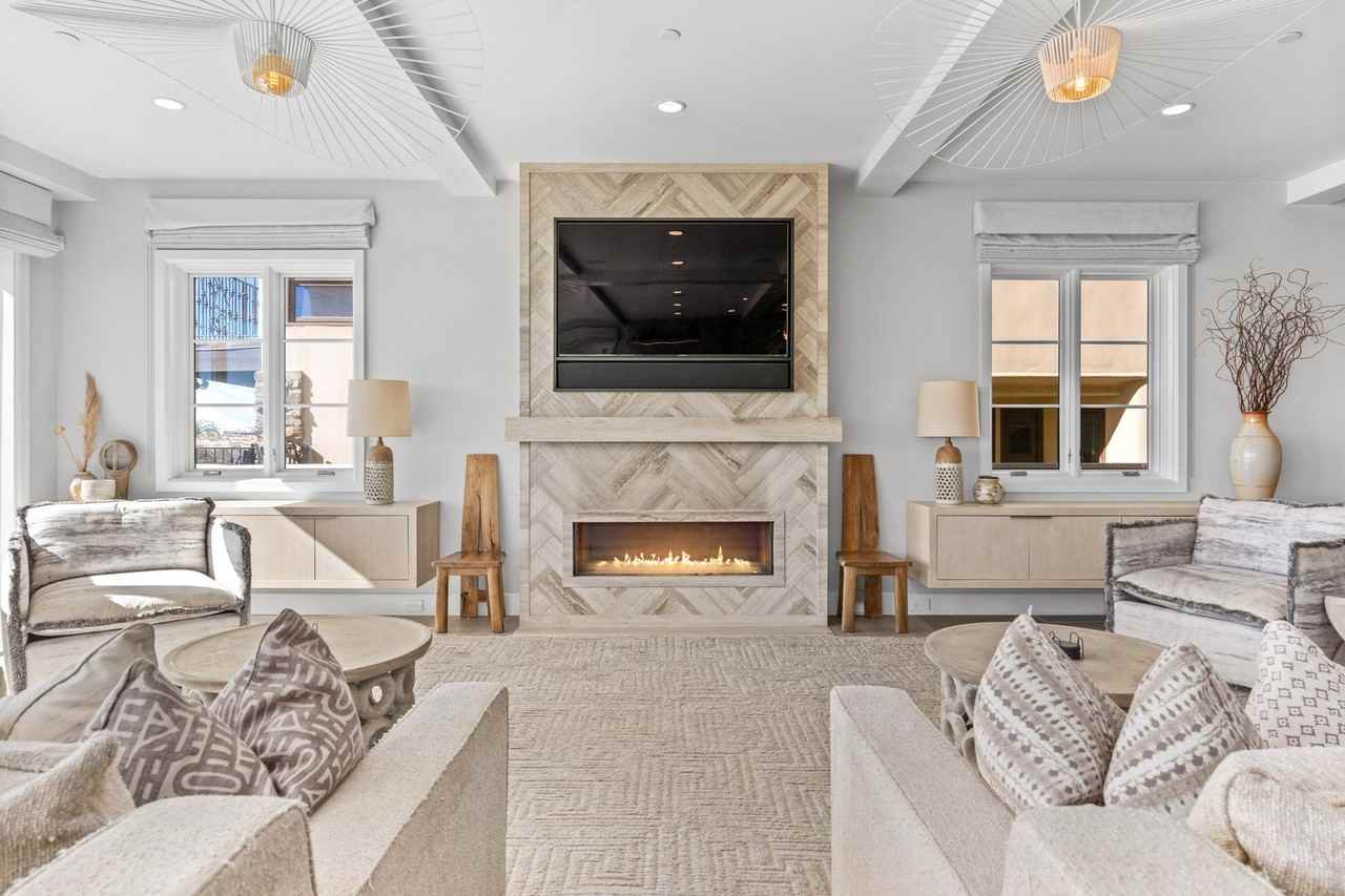 1215 E Balboa Blvd - Photo 6 of 50
