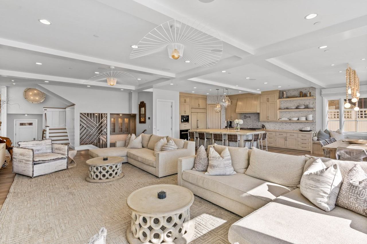 1215 E Balboa Blvd - Photo 7 of 50