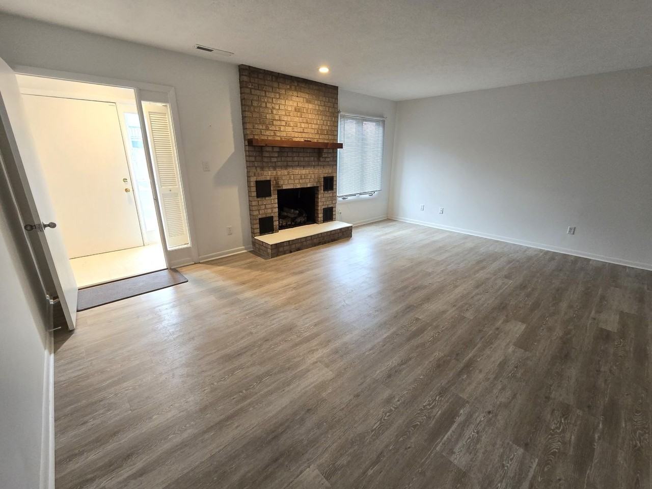 200 Meadow Ridge Rd - Photo 3 of 18