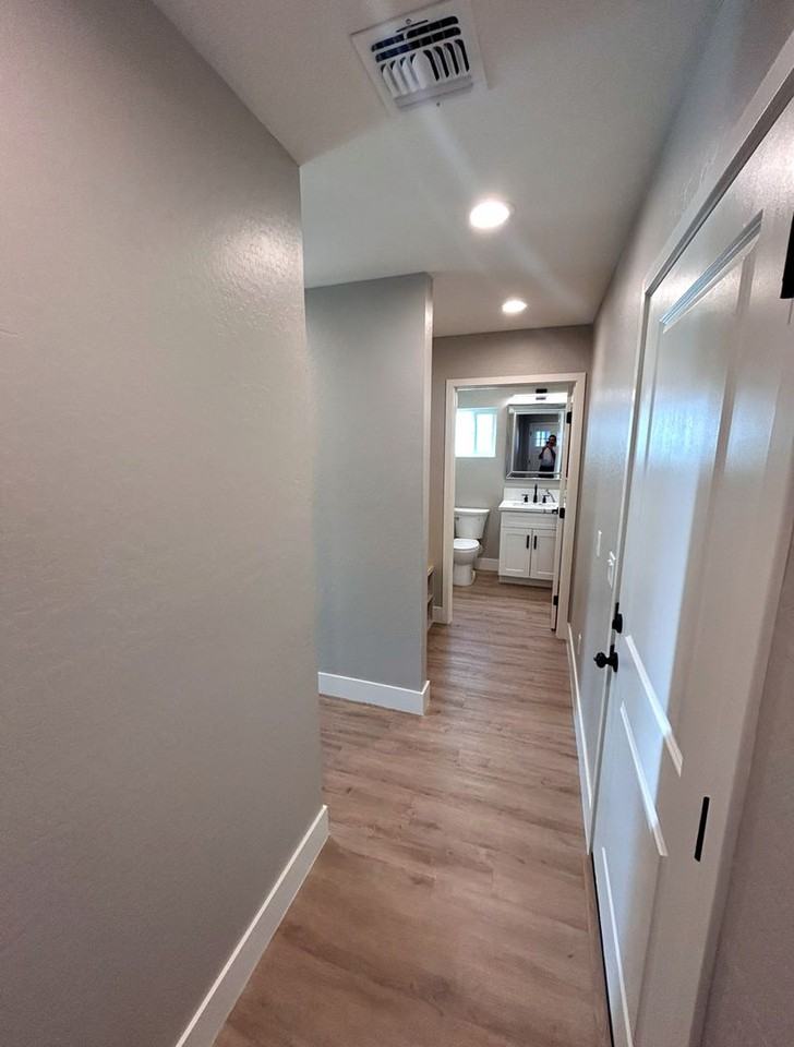 833 W Dobbins Rd #B - Photo 5 of 12