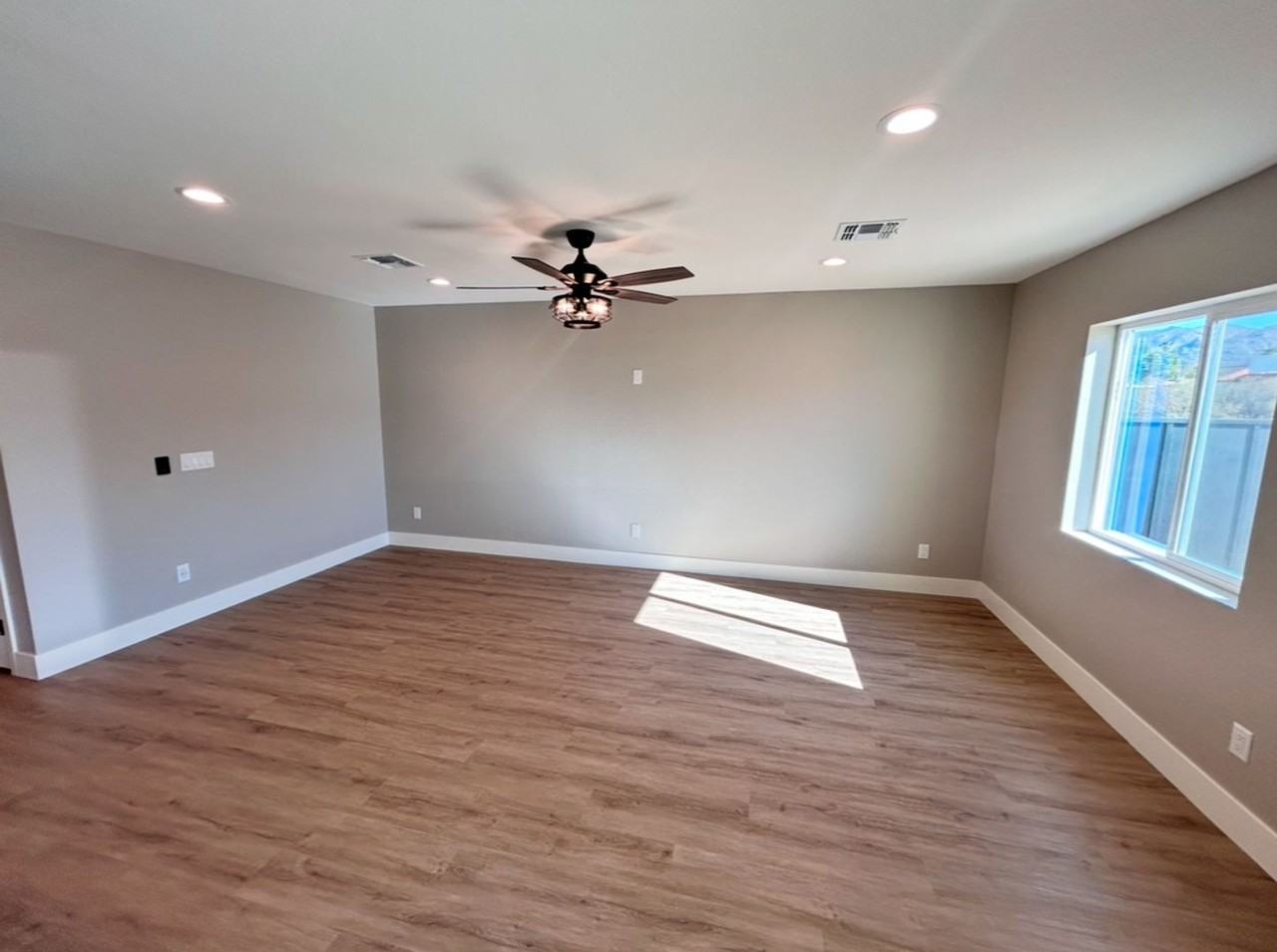 833 W Dobbins Rd #B - Photo 3 of 12