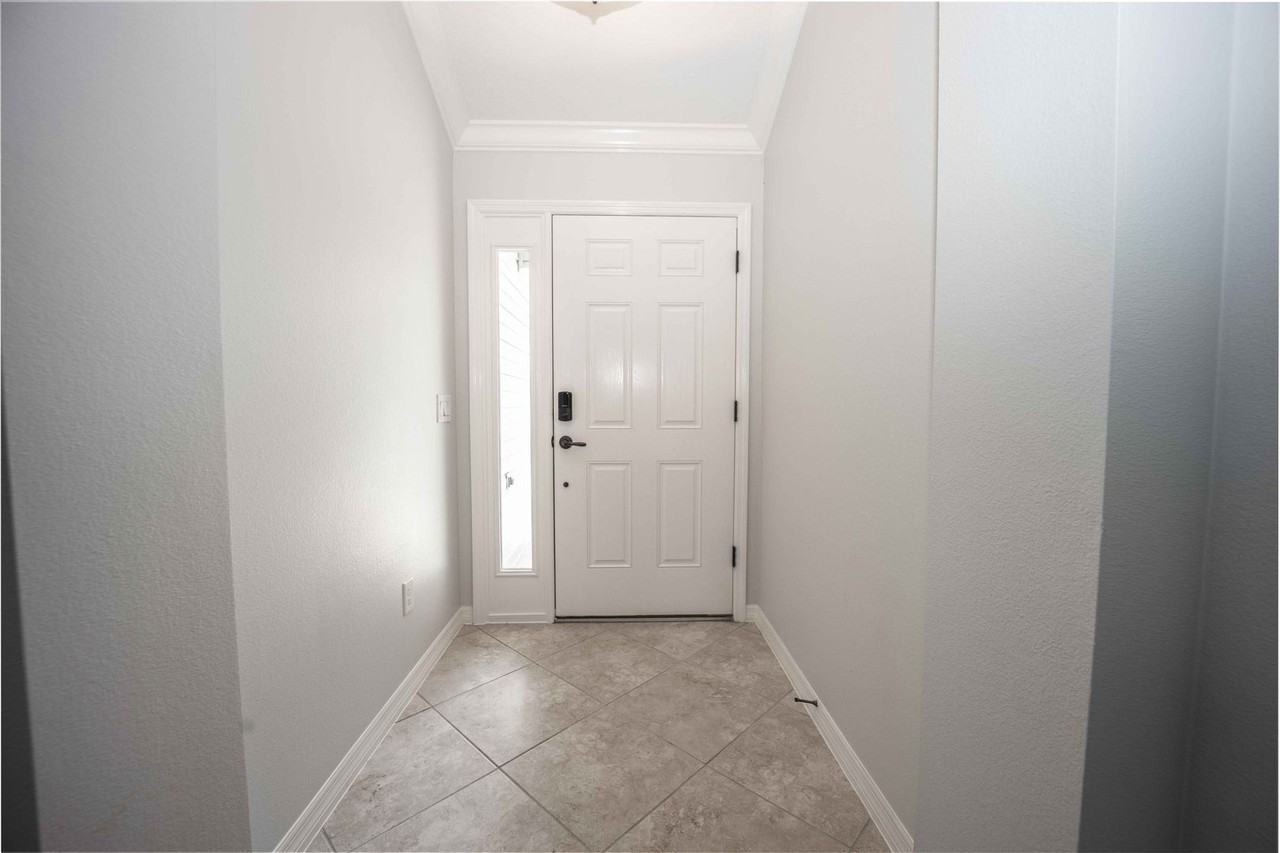 3277 Sennett Cir - Photo 2 of 21