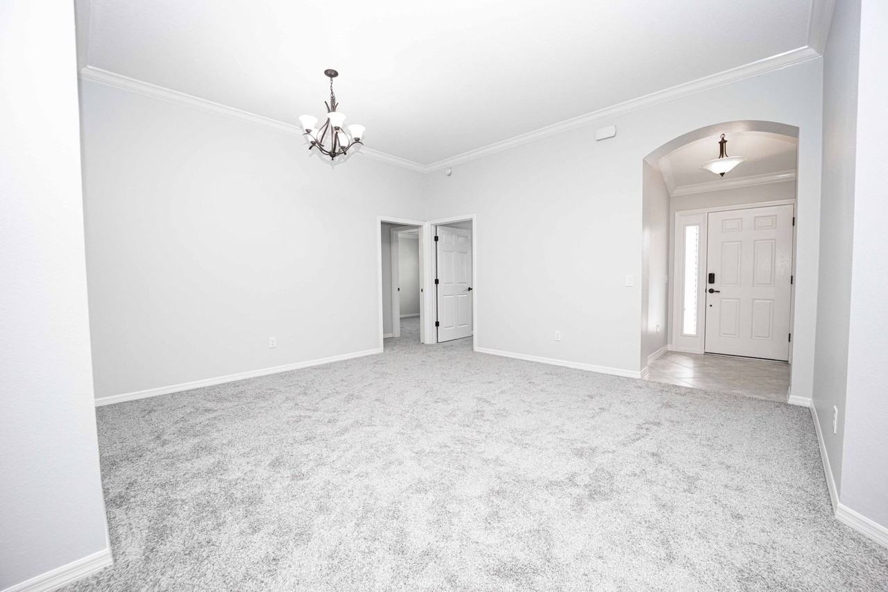 3277 Sennett Cir - Photo 3 of 21
