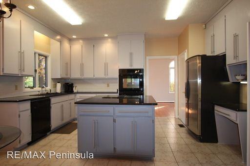 102 Blue Heron Trail - Photo 3 of 14