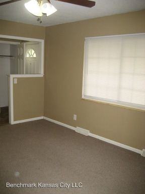 216 SE Westminister Rd - Photo 3 of 10