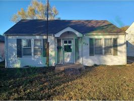 featured image of 805 W Pine Ave