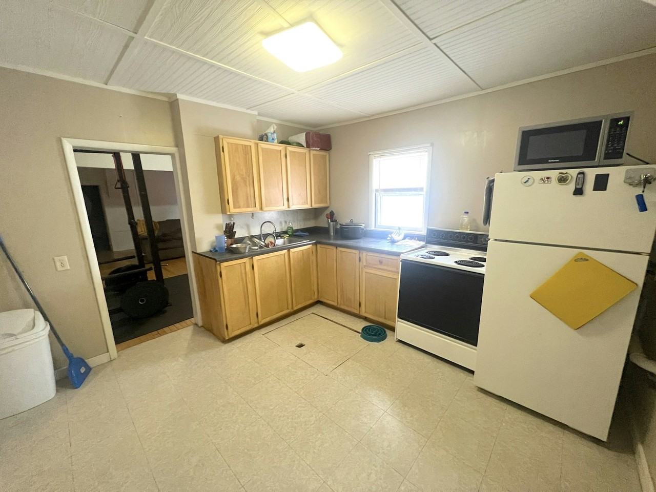 1121 Summit Street, Unit 1 - Photo 5 of 17