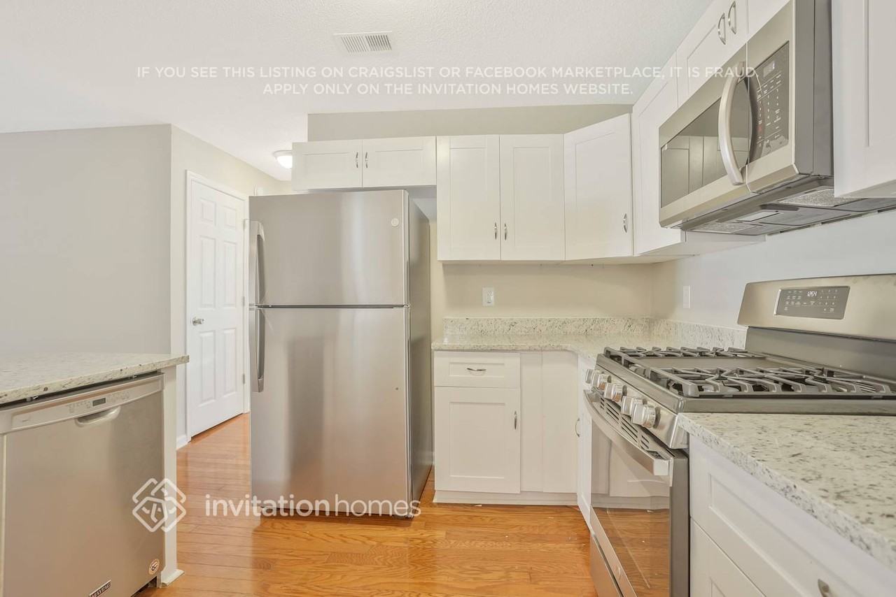 2905 Granville Dr Nw - Photo 4 of 13