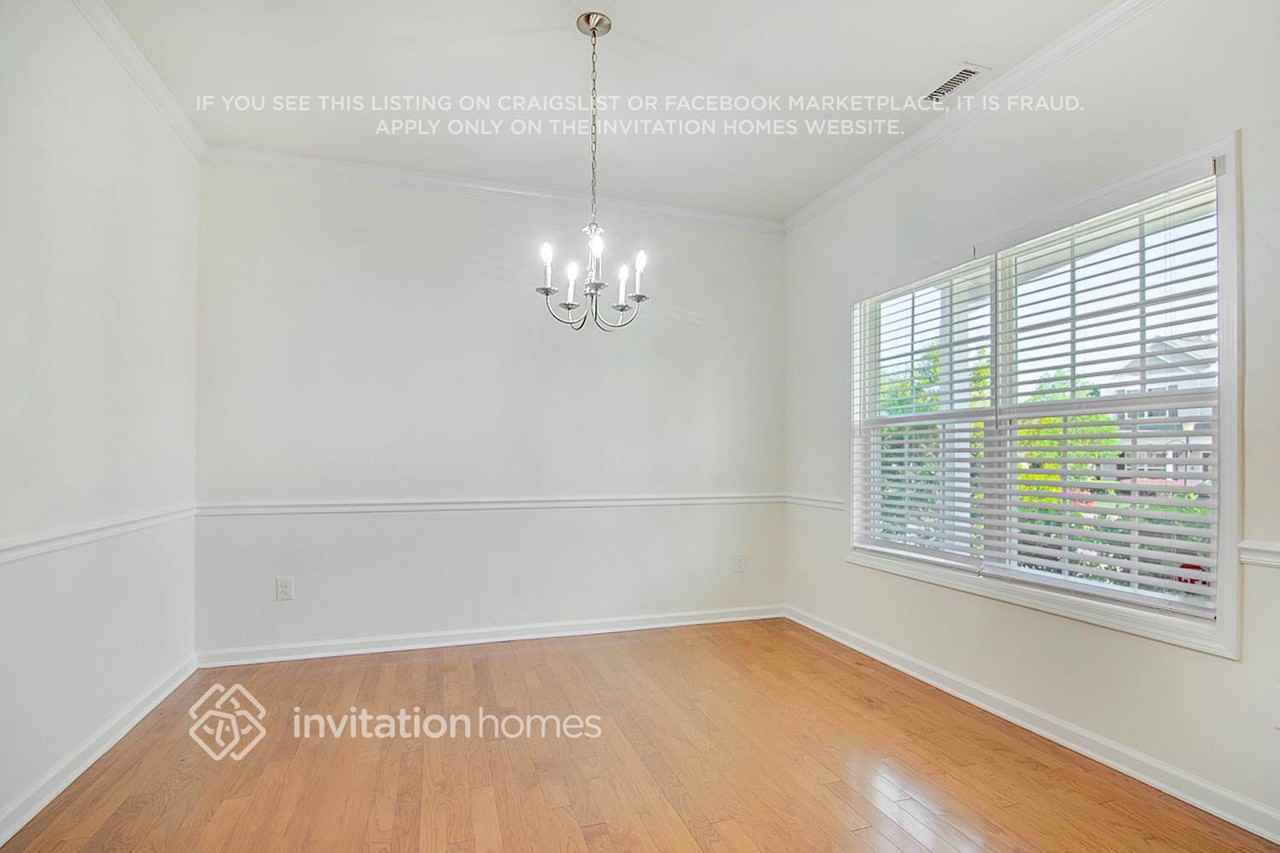 412 Stapleford Ln - Photo 3 of 21