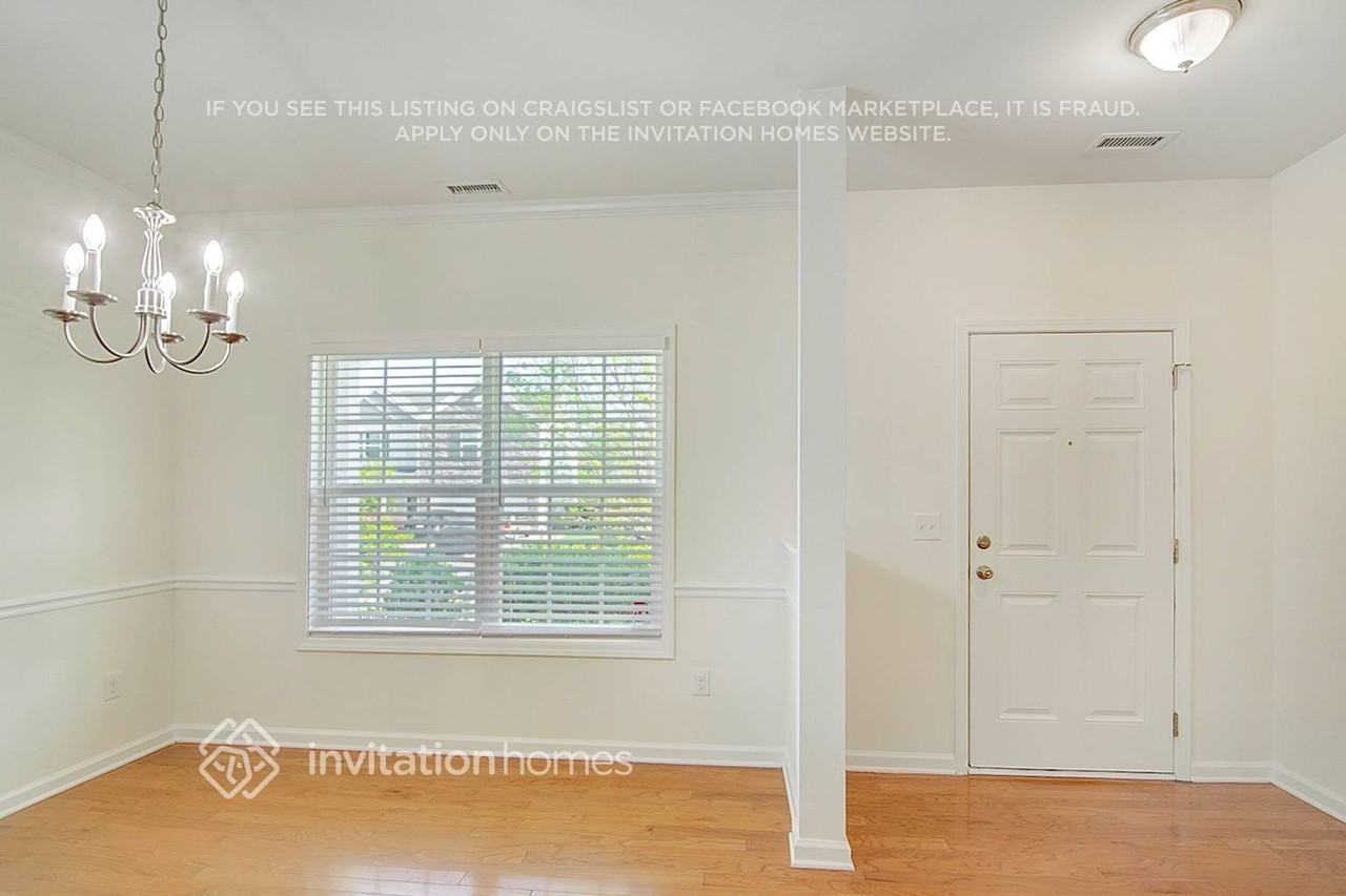 412 Stapleford Ln - Photo 2 of 21