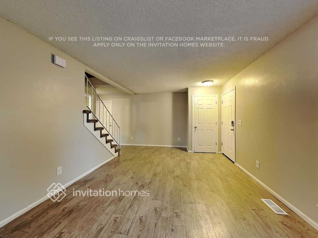 9241 Albion St - Photo 6 of 22